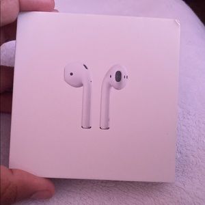 AUTHENTIC APPLE AIRPODS 2ND GENERATION